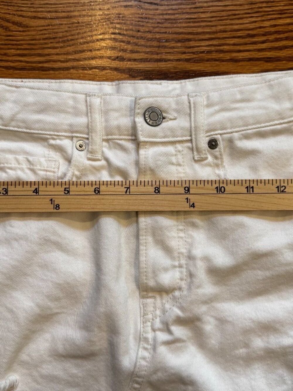 H&M &Denim Women’s Size 4 White Distressed Denim Mini Skirt Raw Fraye - Picture 3 of 9